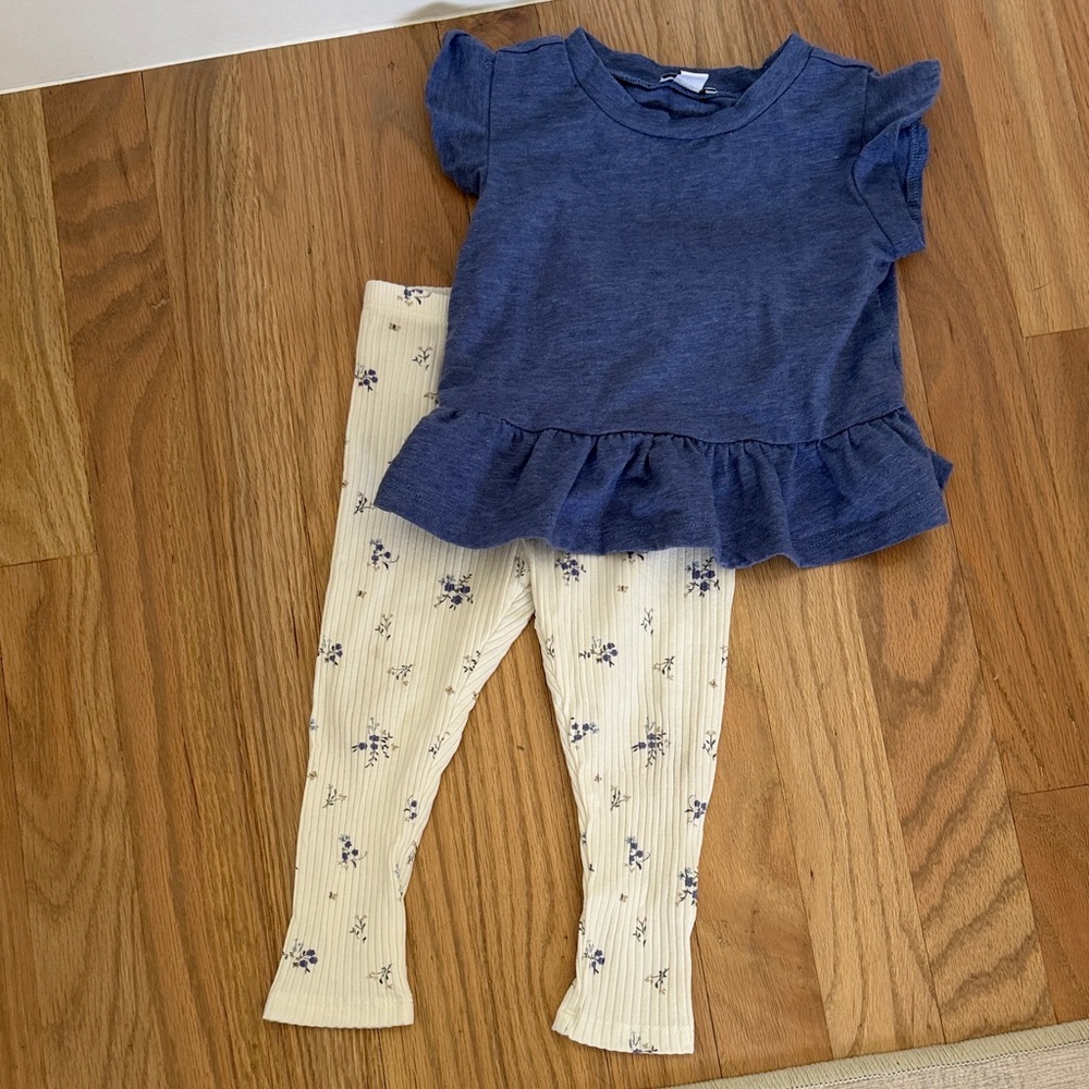 Splendid Navy Ruffle Top with Cream Floral Ribbed Leggings